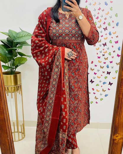 New Floral Kurti With Pant And Dupatta Set